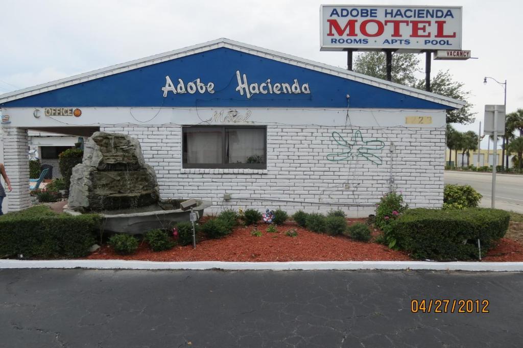 Adobe Hacienda Motel Hollywood Bagian luar foto