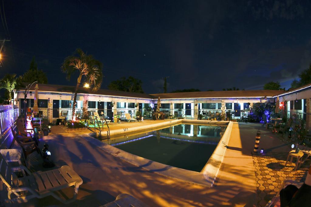 Adobe Hacienda Motel Hollywood Bagian luar foto