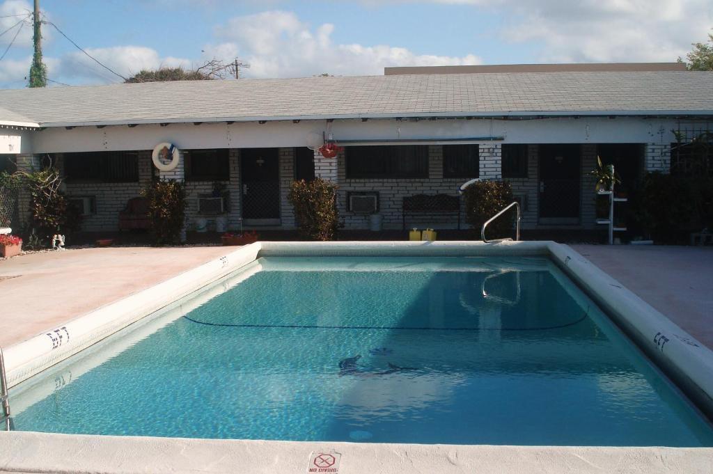 Adobe Hacienda Motel Hollywood Bagian luar foto