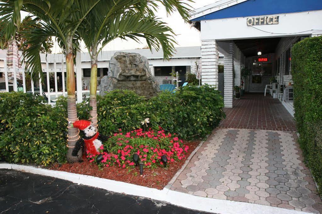 Adobe Hacienda Motel Hollywood Bagian luar foto